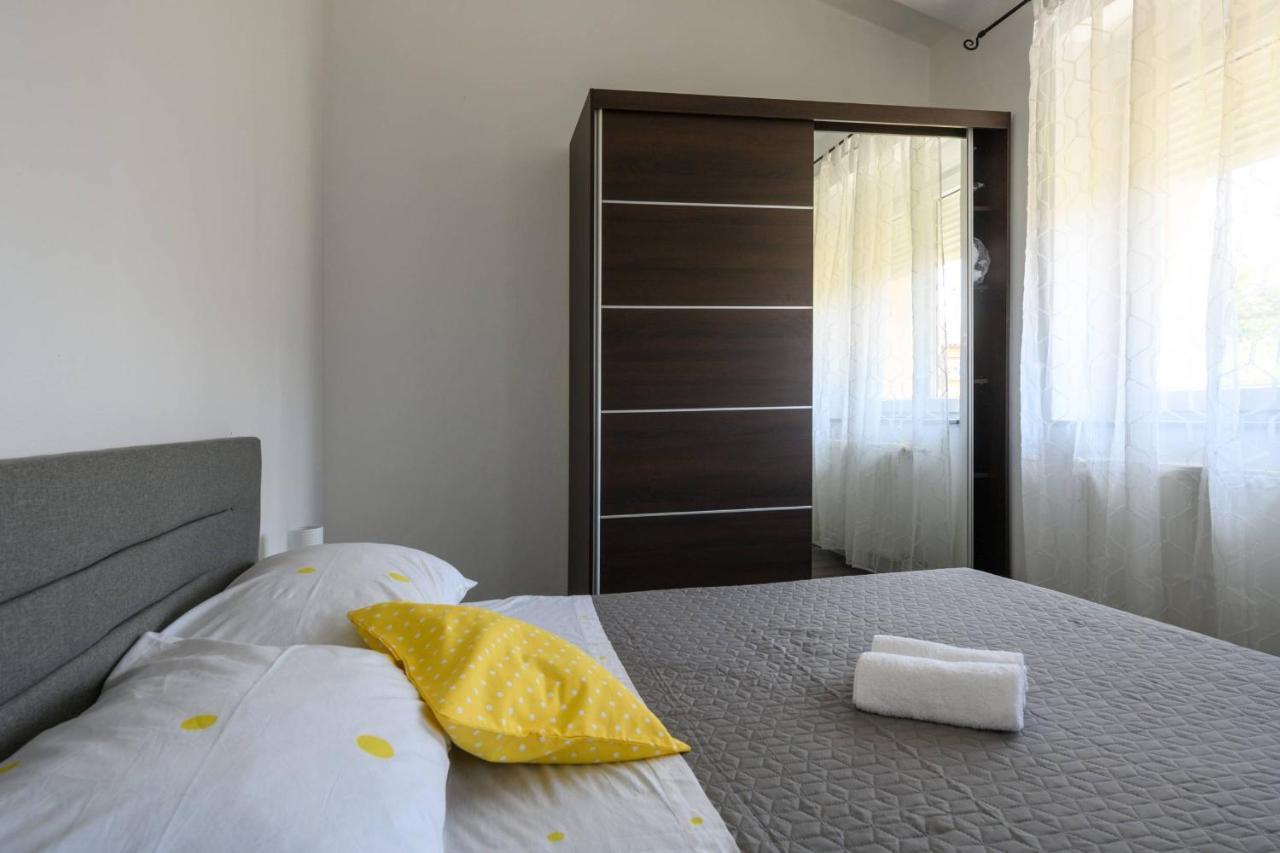 Holiday House Boky Vodnjan Buitenkant foto
