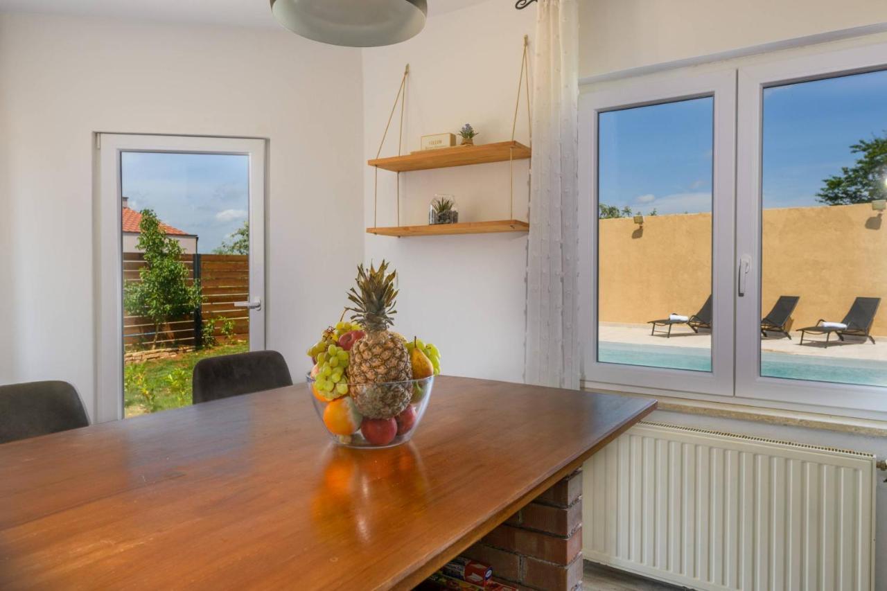 Holiday House Boky Vodnjan Buitenkant foto