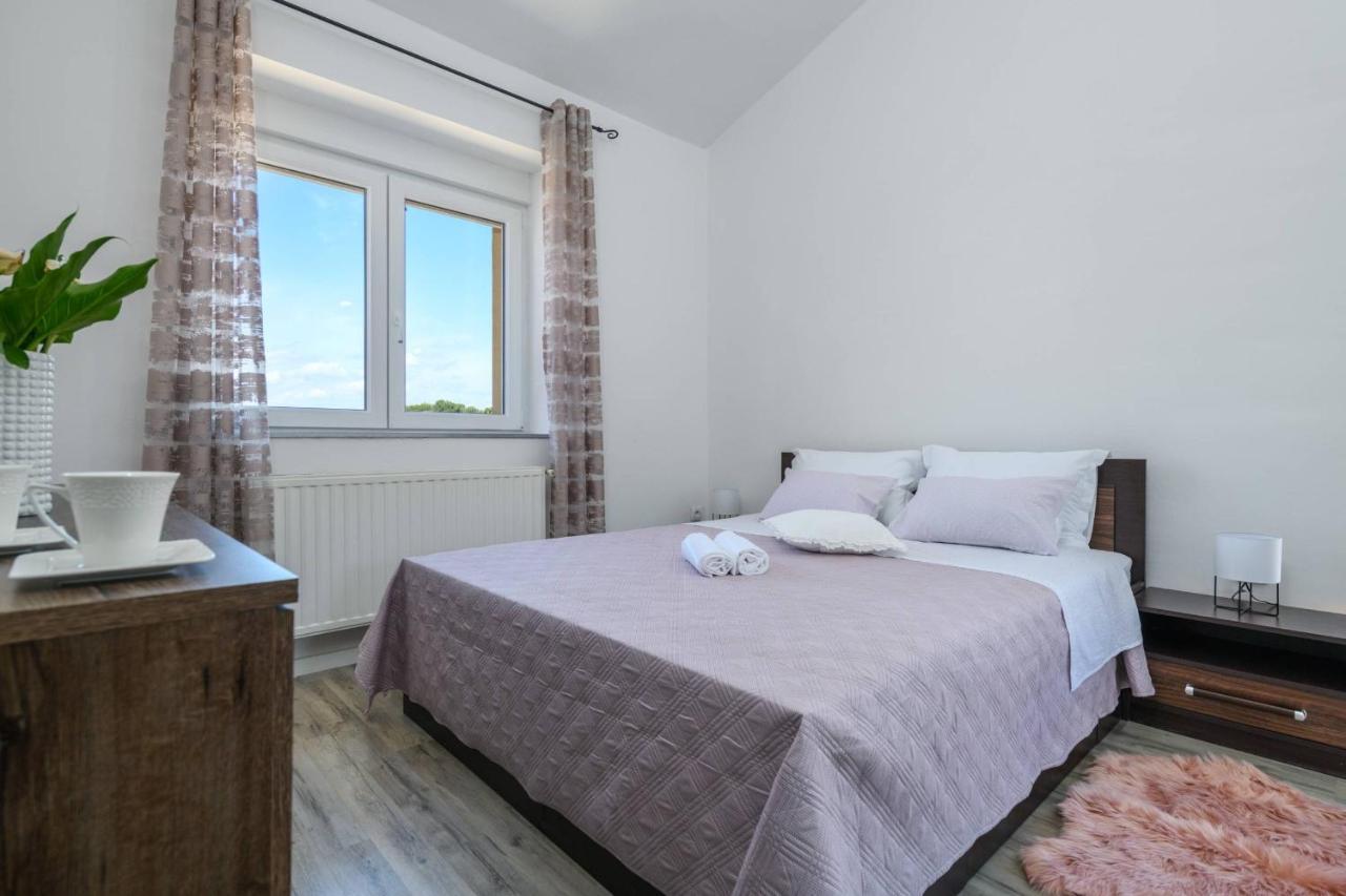 Holiday House Boky Vodnjan Buitenkant foto