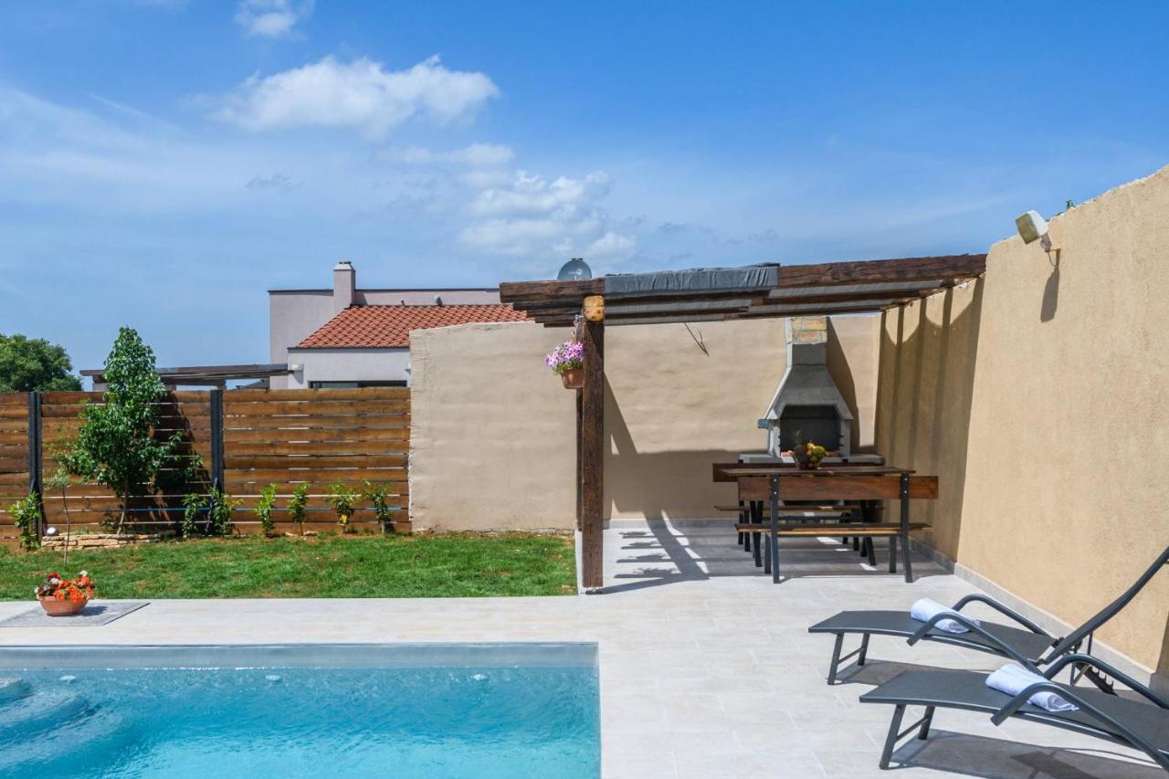 Holiday House Boky Vodnjan Buitenkant foto